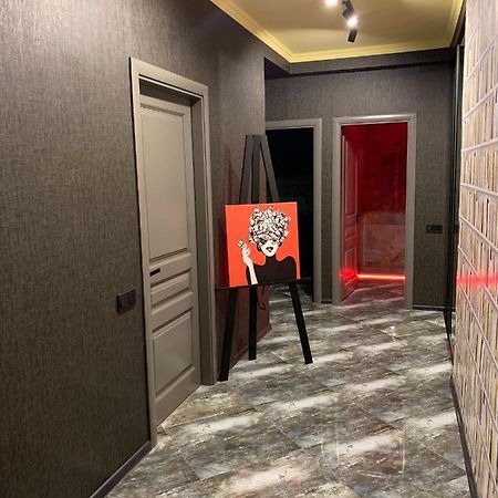 Apartments Lux In City Center Lviv Eksteriør billede