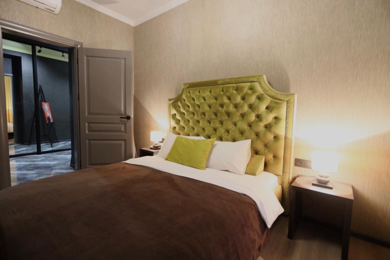 Apartments Lux In City Center Lviv Eksteriør billede