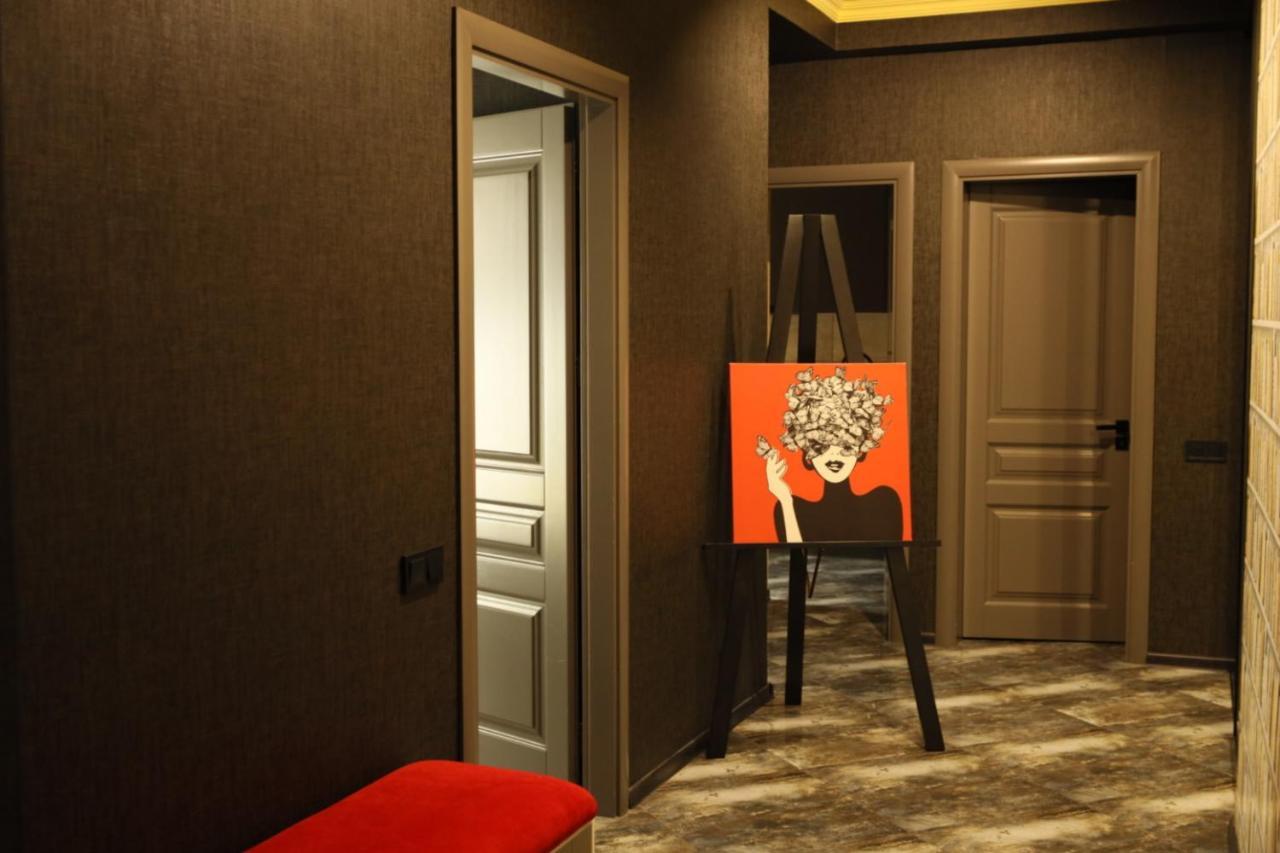 Apartments Lux In City Center Lviv Eksteriør billede