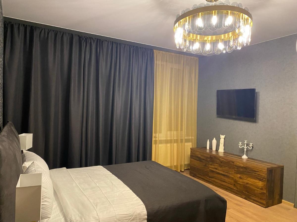 Apartments Lux In City Center Lviv Eksteriør billede