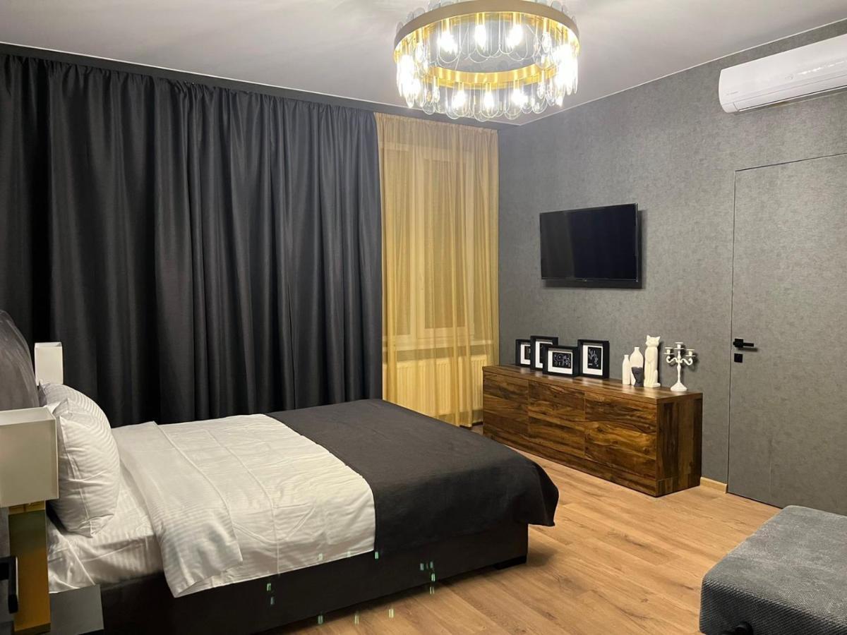 Apartments Lux In City Center Lviv Eksteriør billede