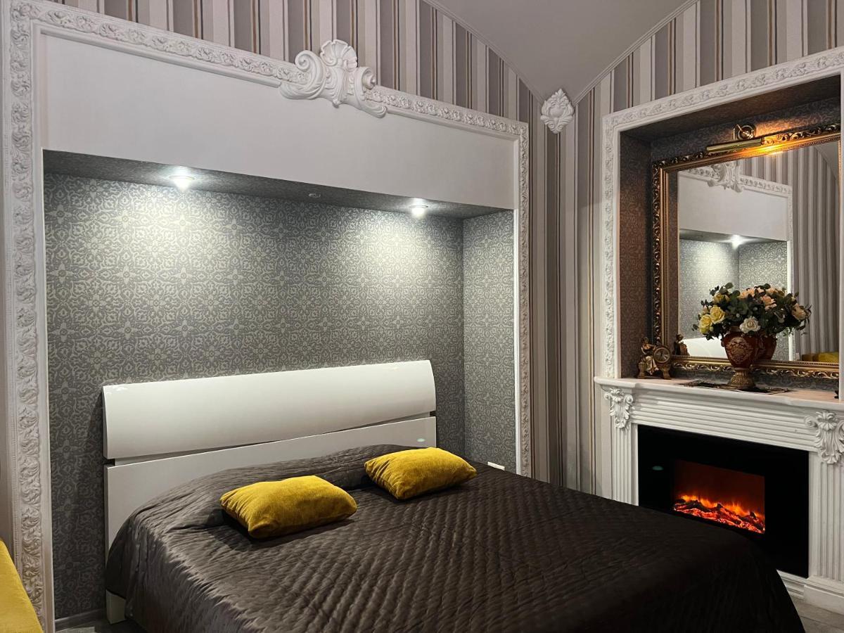Apartments Lux In City Center Lviv Eksteriør billede