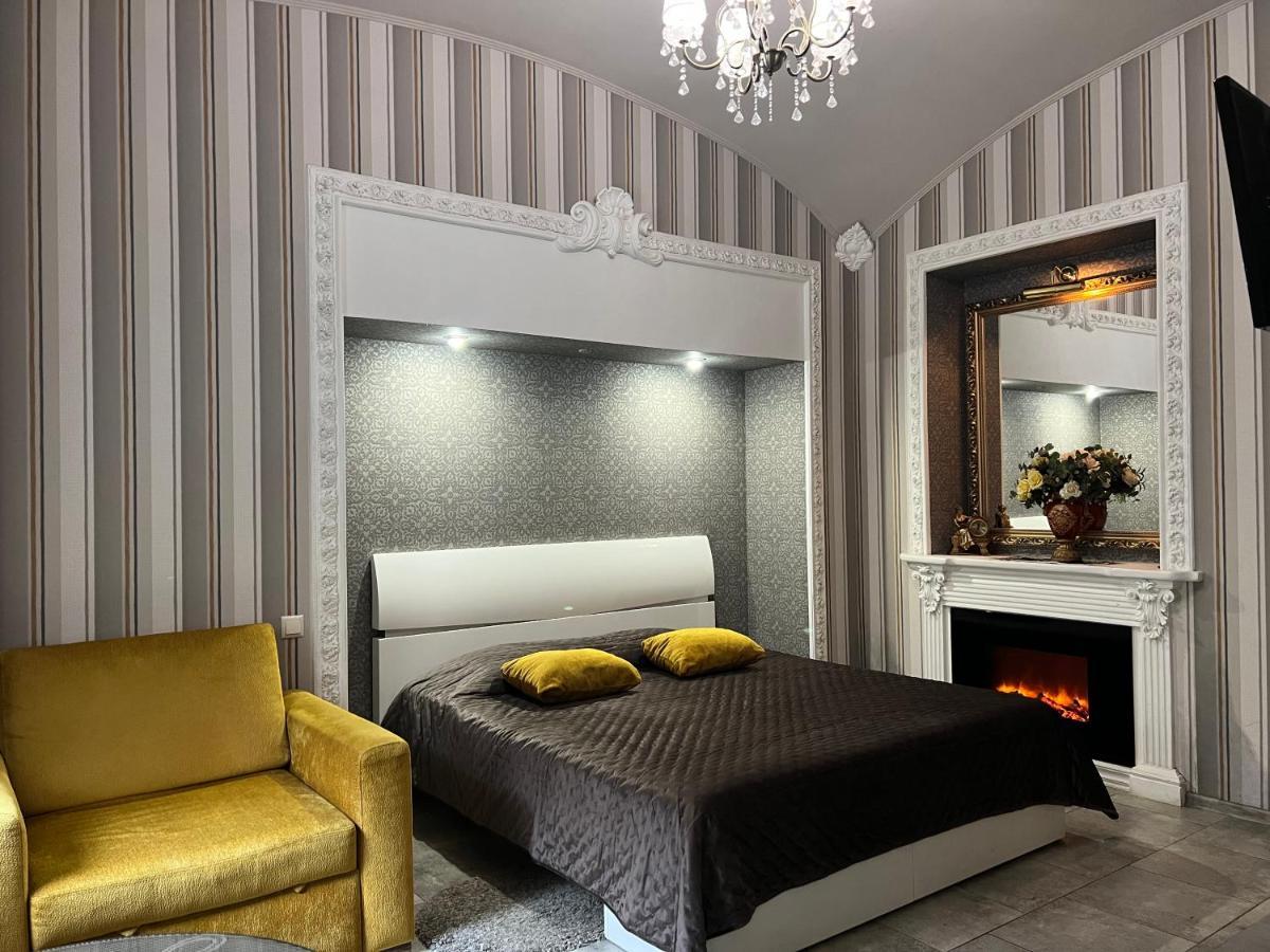 Apartments Lux In City Center Lviv Eksteriør billede