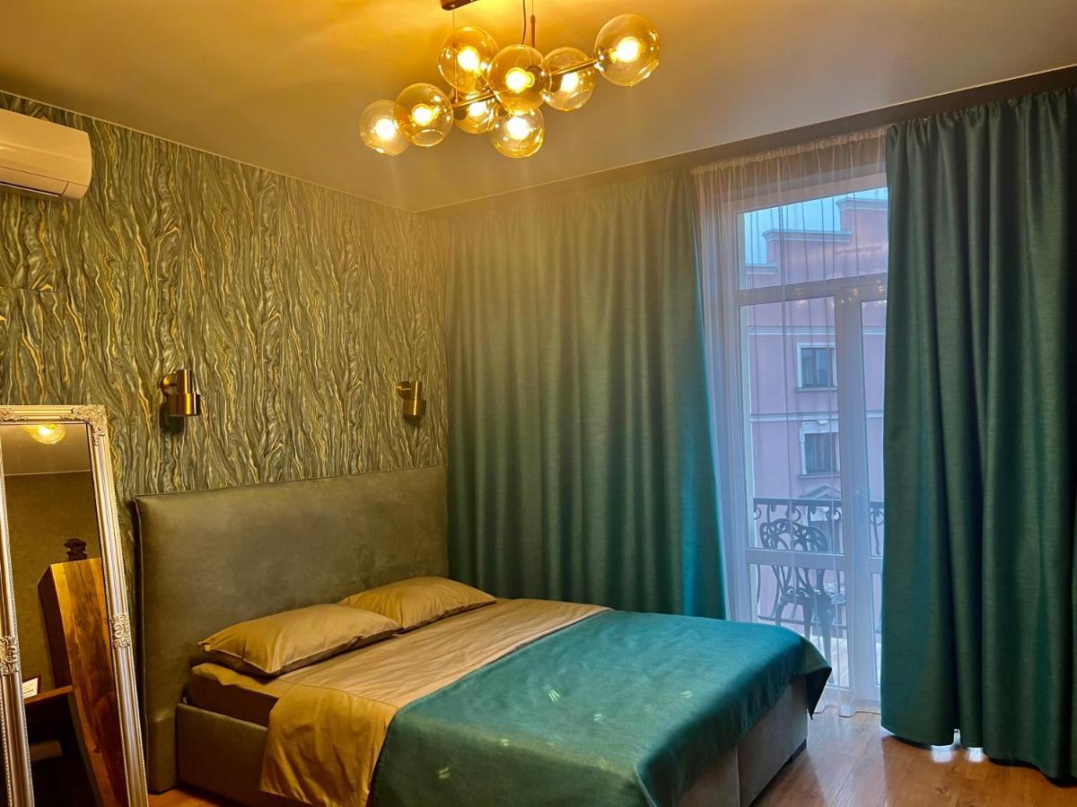 Apartments Lux In City Center Lviv Eksteriør billede