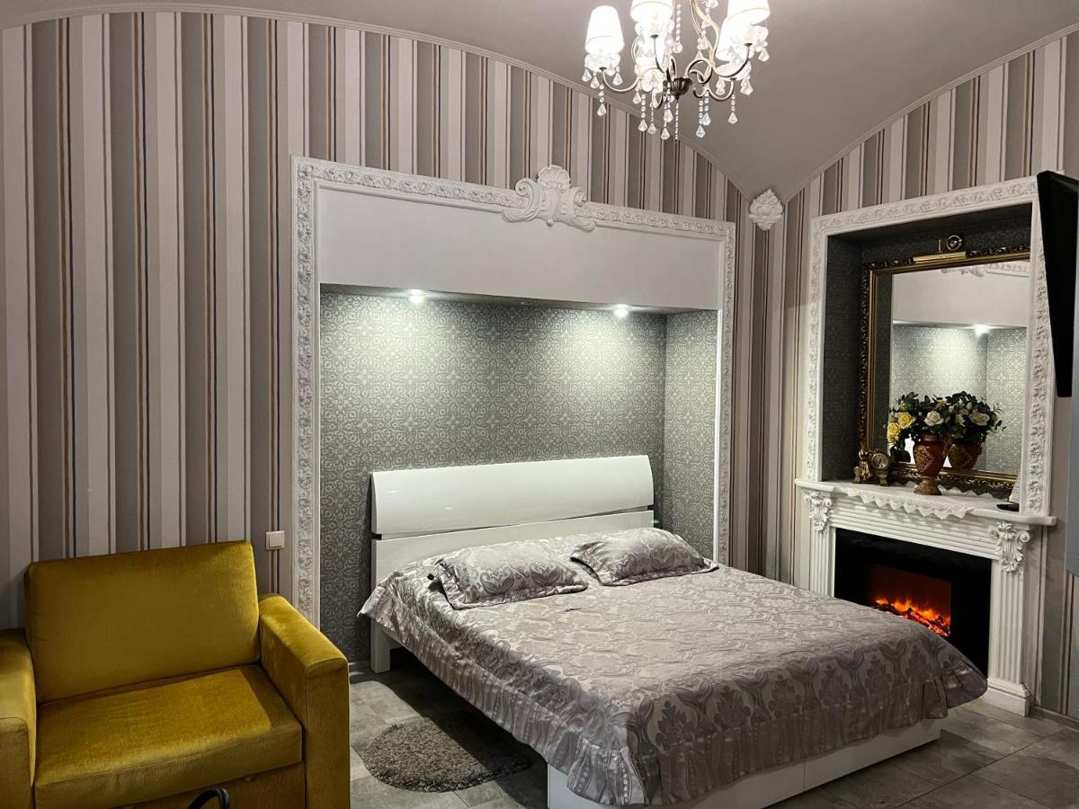Apartments Lux In City Center Lviv Eksteriør billede