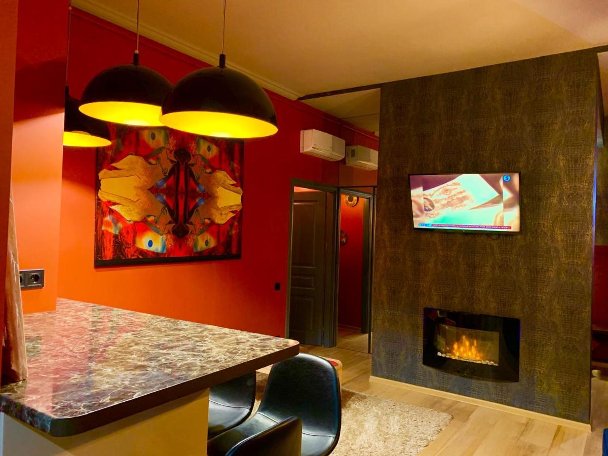 Apartments Lux In City Center Lviv Eksteriør billede