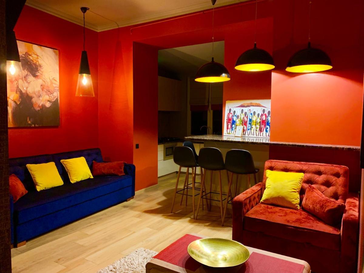 Apartments Lux In City Center Lviv Eksteriør billede