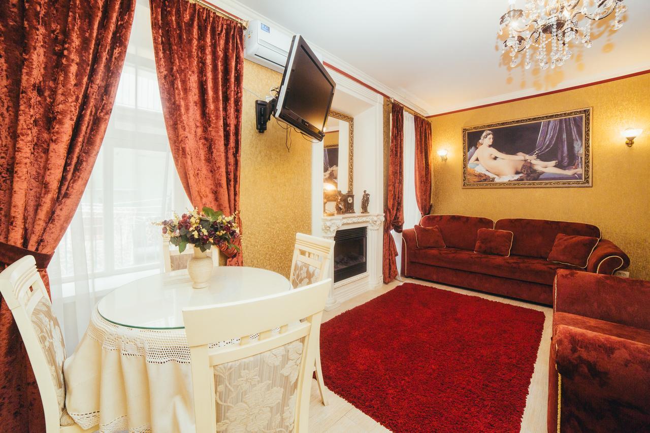Apartments Lux In City Center Lviv Eksteriør billede